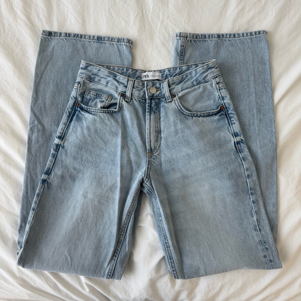 Zara Straight Leg Mid Rise Jeans